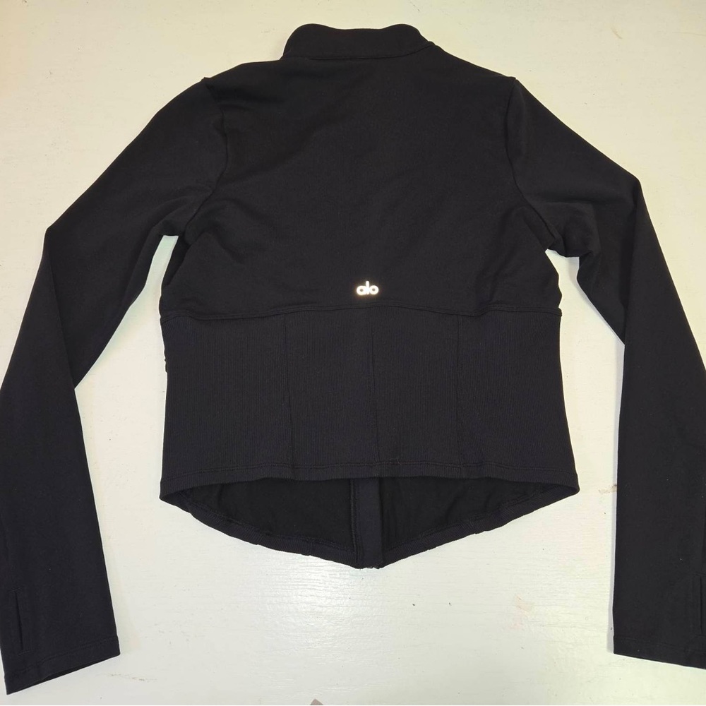 ALO Yoga Black Cropped Zip-Back Jacket with Subtle Logo